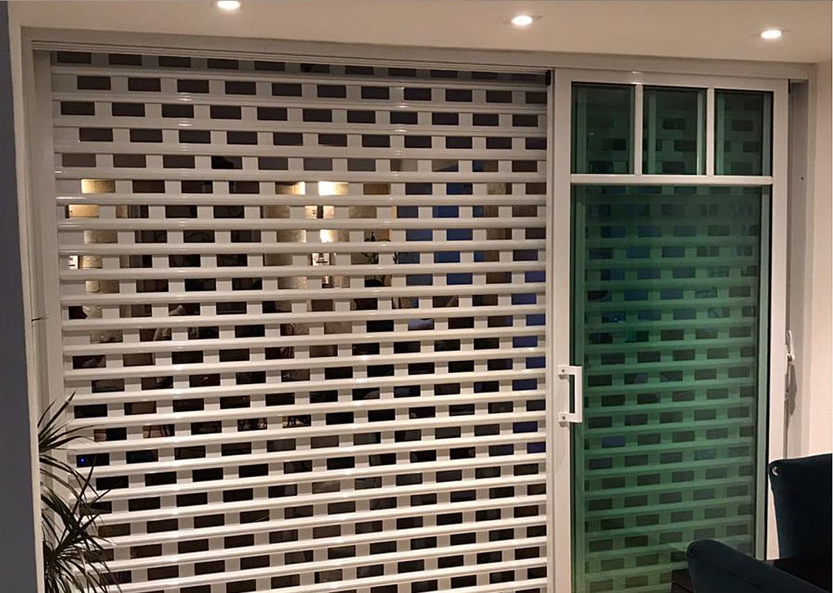 Shutter de aluminio con lámina troquelada